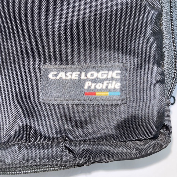 Vintage Case Logic Profile Storage Case With Strap CDs, DVDs and Games  PU00273 - Picture 2 of 6